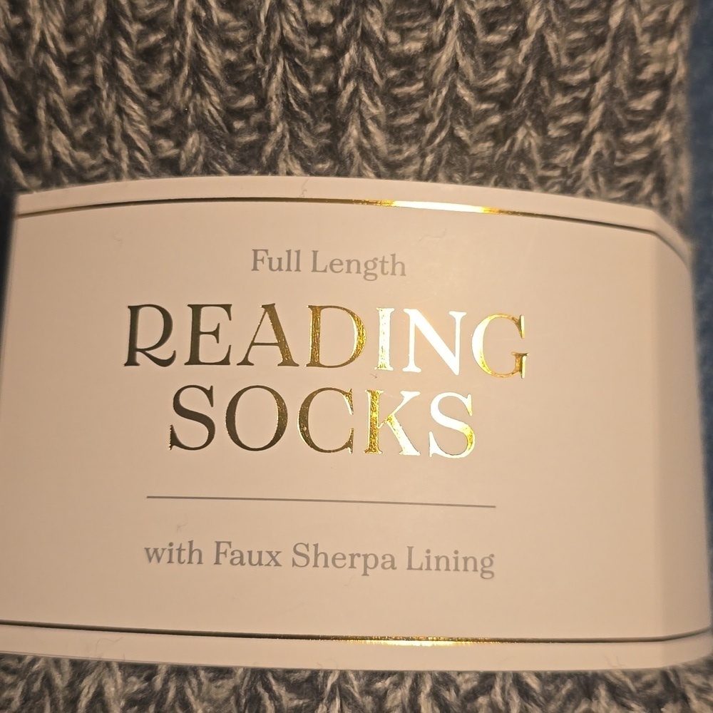 ❤️BUY 5 GET 3 FREE Barnes & Noble Sock Monkey Reading Socks - Picture 6 of 13